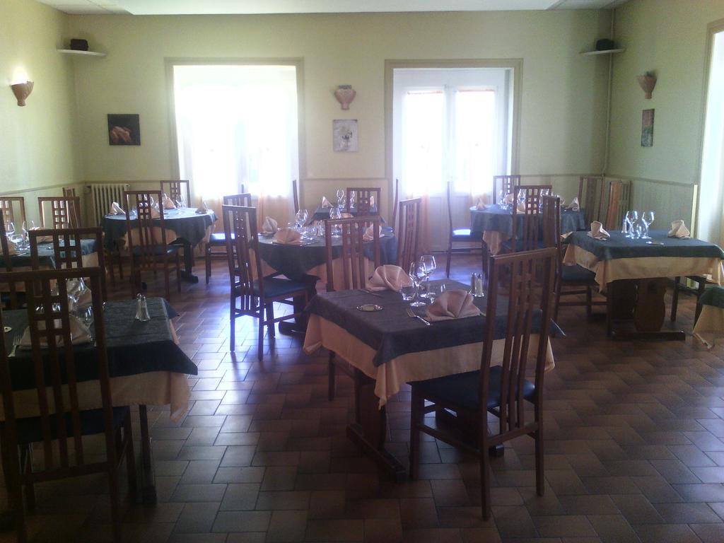 Logis Hotel Des Voyageurs Restaurant La Bonne Tabl'Hay Livron-sur-Drôme Εξωτερικό φωτογραφία