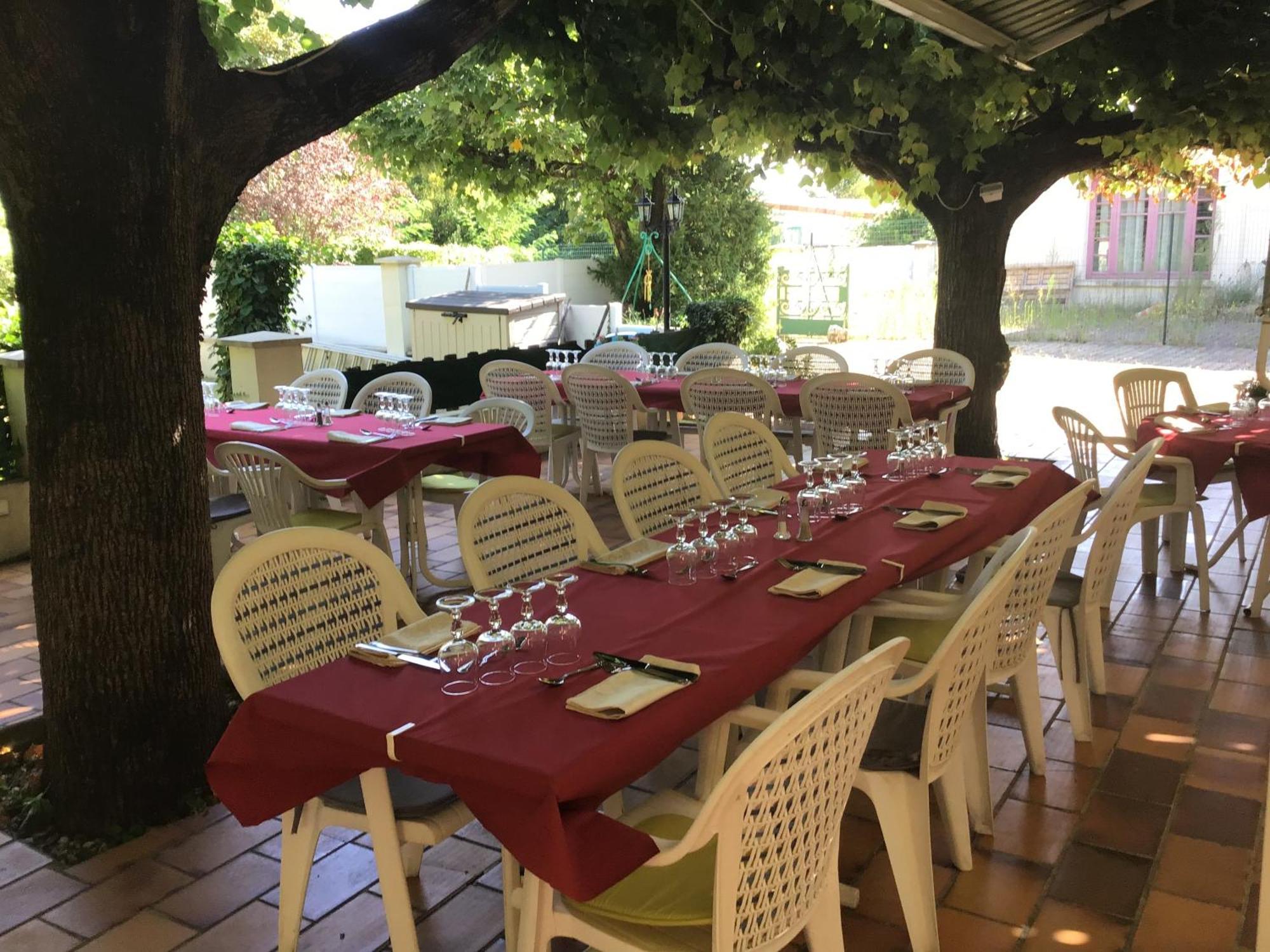 Logis Hotel Des Voyageurs Restaurant La Bonne Tabl'Hay Livron-sur-Drôme Εξωτερικό φωτογραφία
