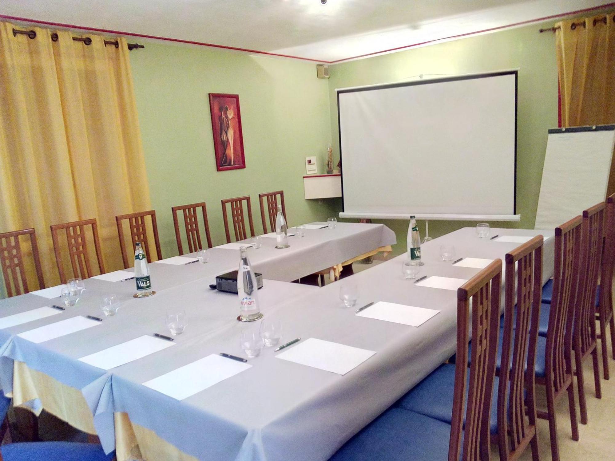 Logis Hotel Des Voyageurs Restaurant La Bonne Tabl'Hay Livron-sur-Drôme Εξωτερικό φωτογραφία