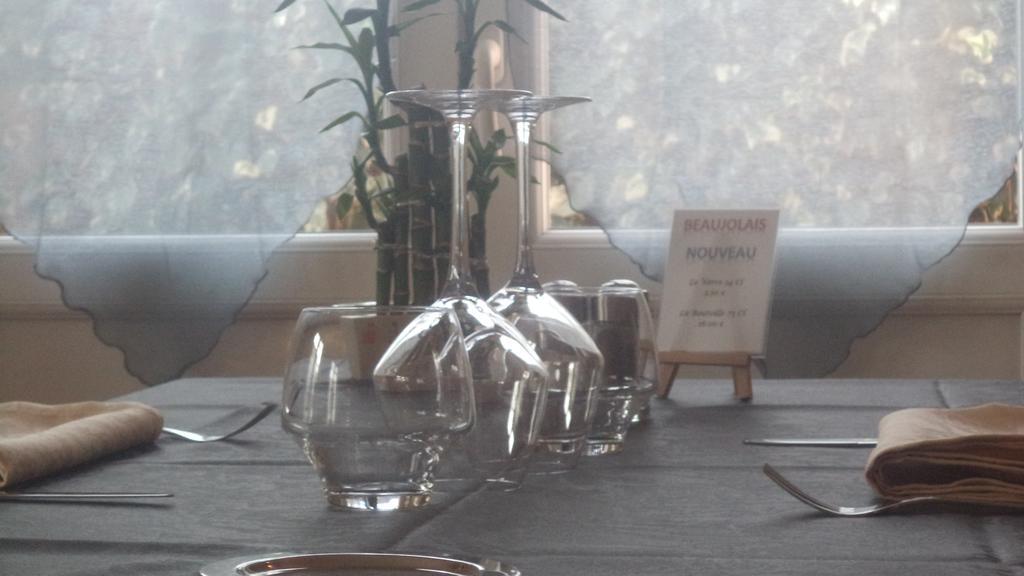 Logis Hotel Des Voyageurs Restaurant La Bonne Tabl'Hay Livron-sur-Drôme Εξωτερικό φωτογραφία