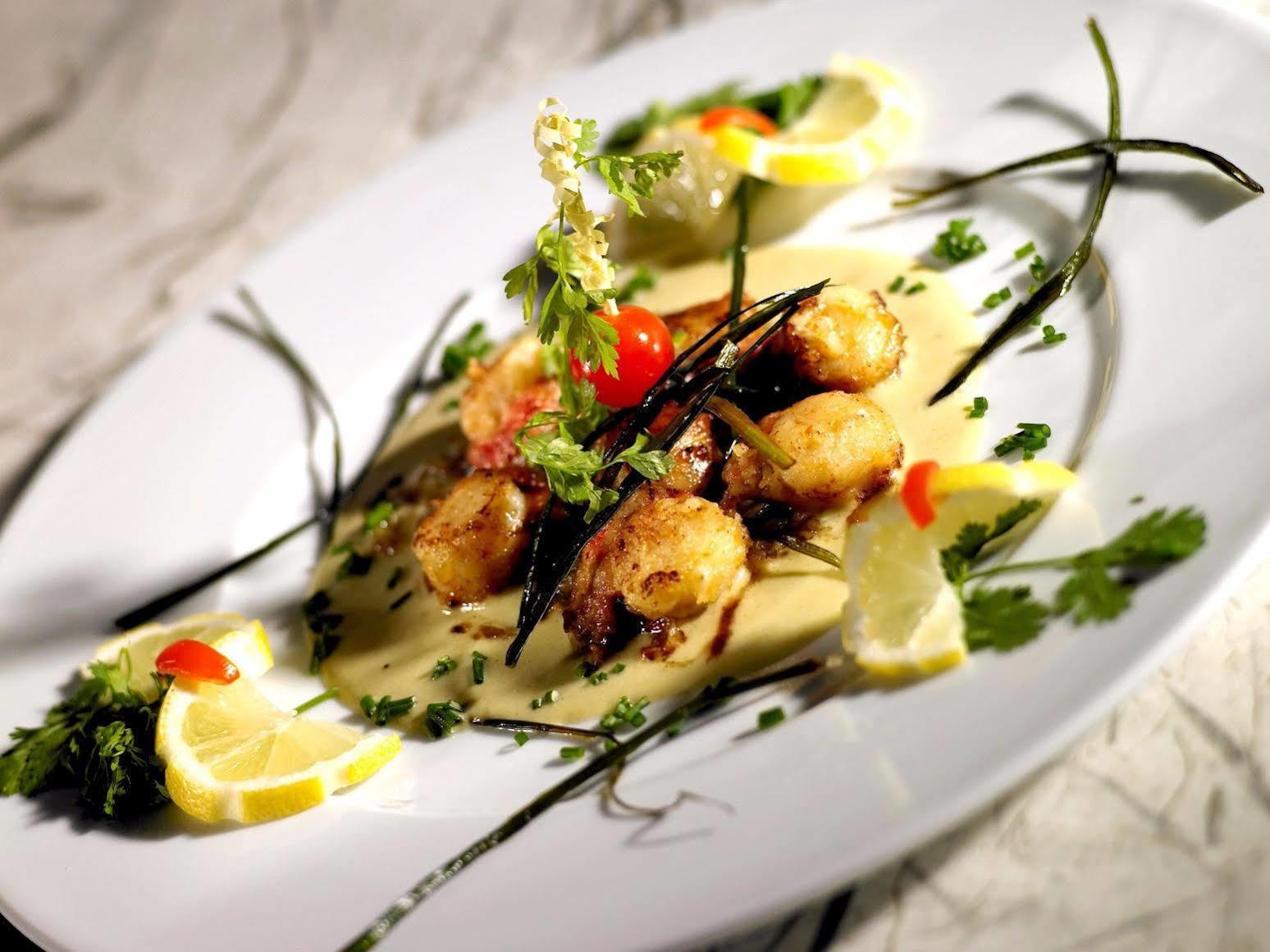 Logis Hotel Des Voyageurs Restaurant La Bonne Tabl'Hay Livron-sur-Drôme Εξωτερικό φωτογραφία
